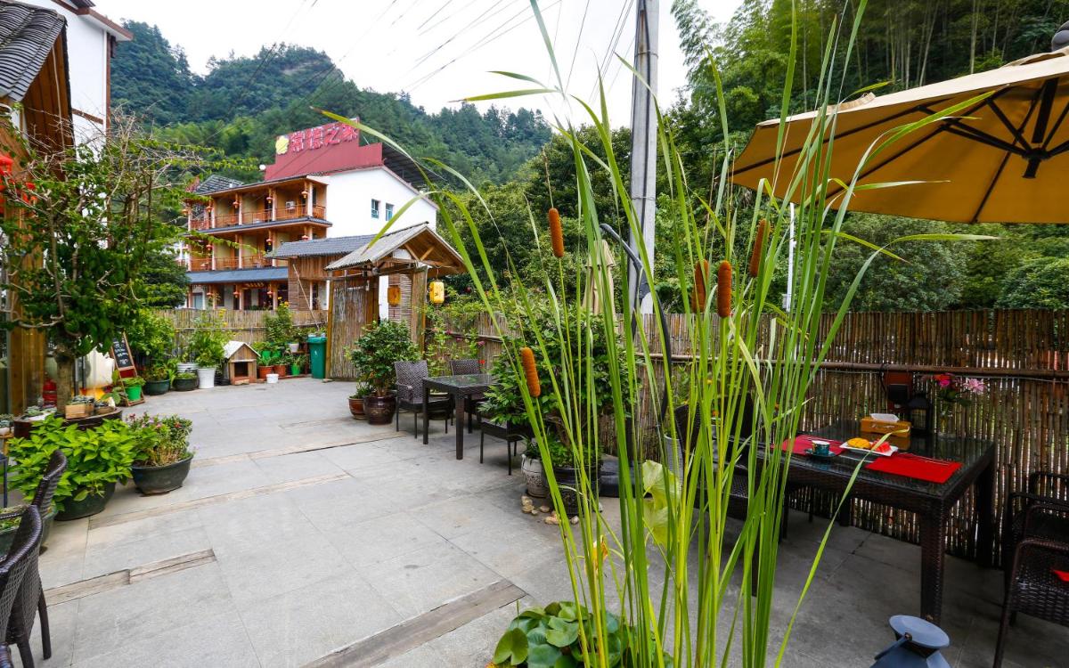 Zhangjiajie Forest Park Youth Hostel - Housity