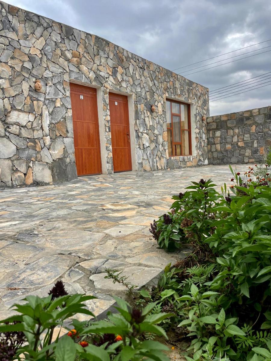 Stone rest house jebel shams - Housity