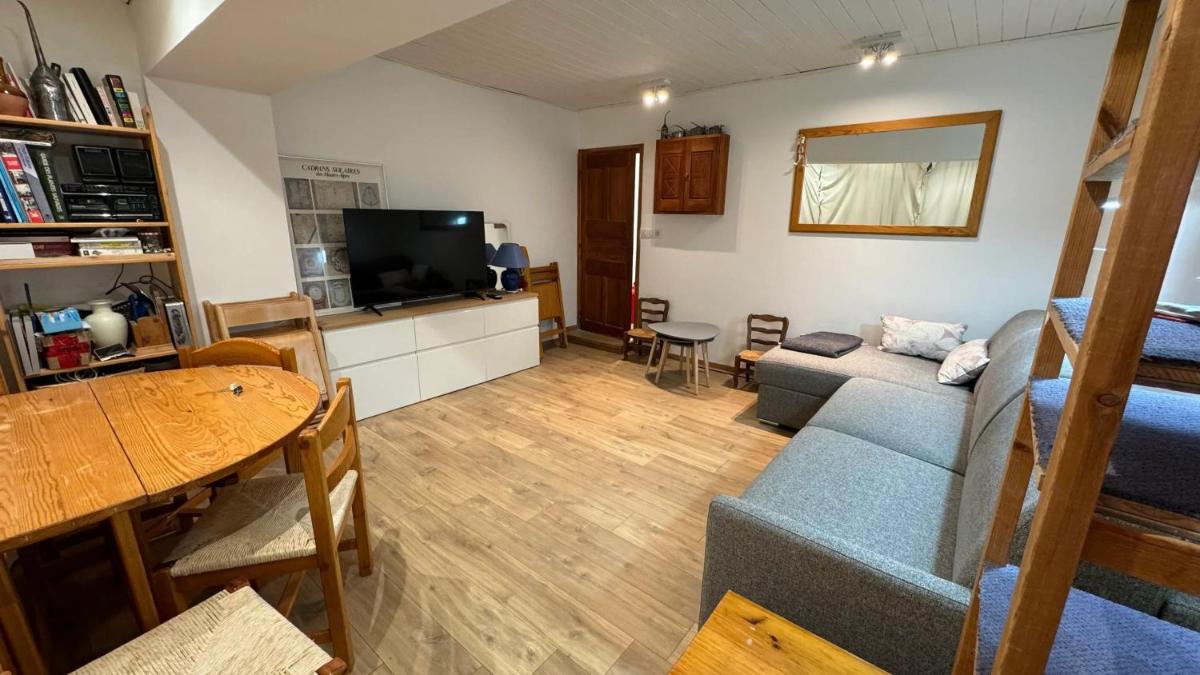 Appartement cosy a Vars 32 m² avec vue montagne - Housity