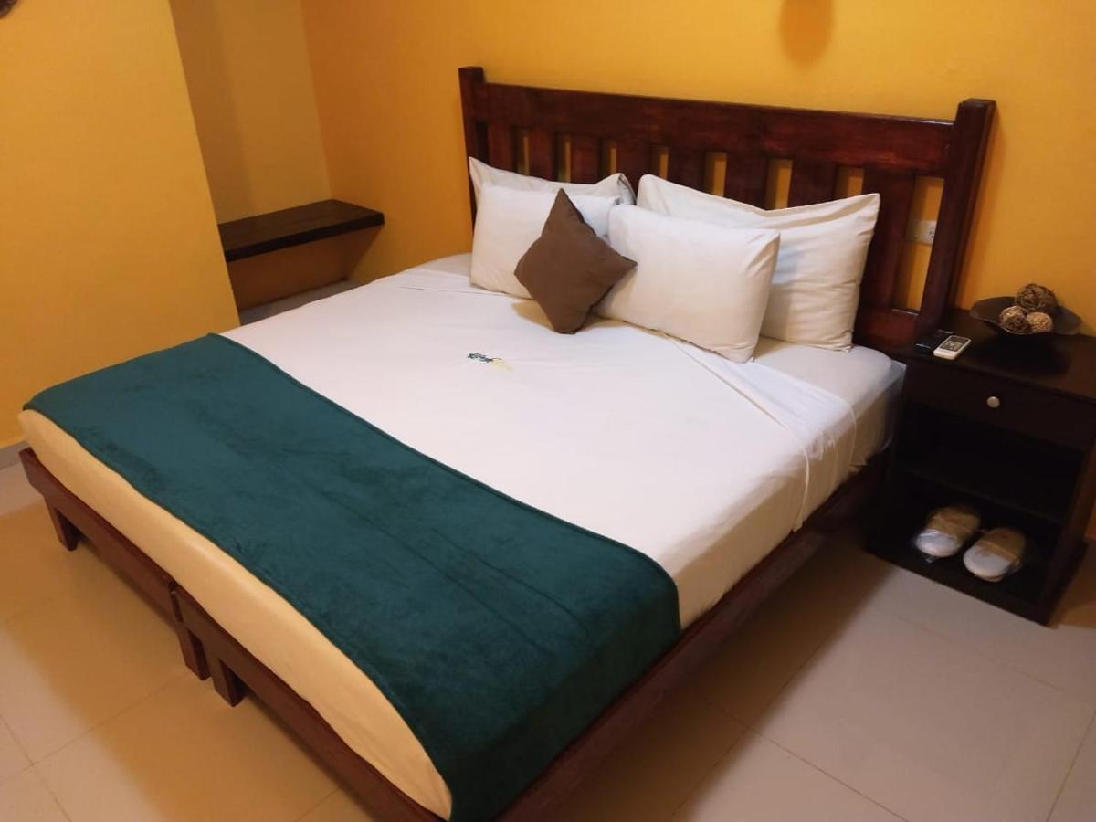 Hotel Santa María Homun - Housity