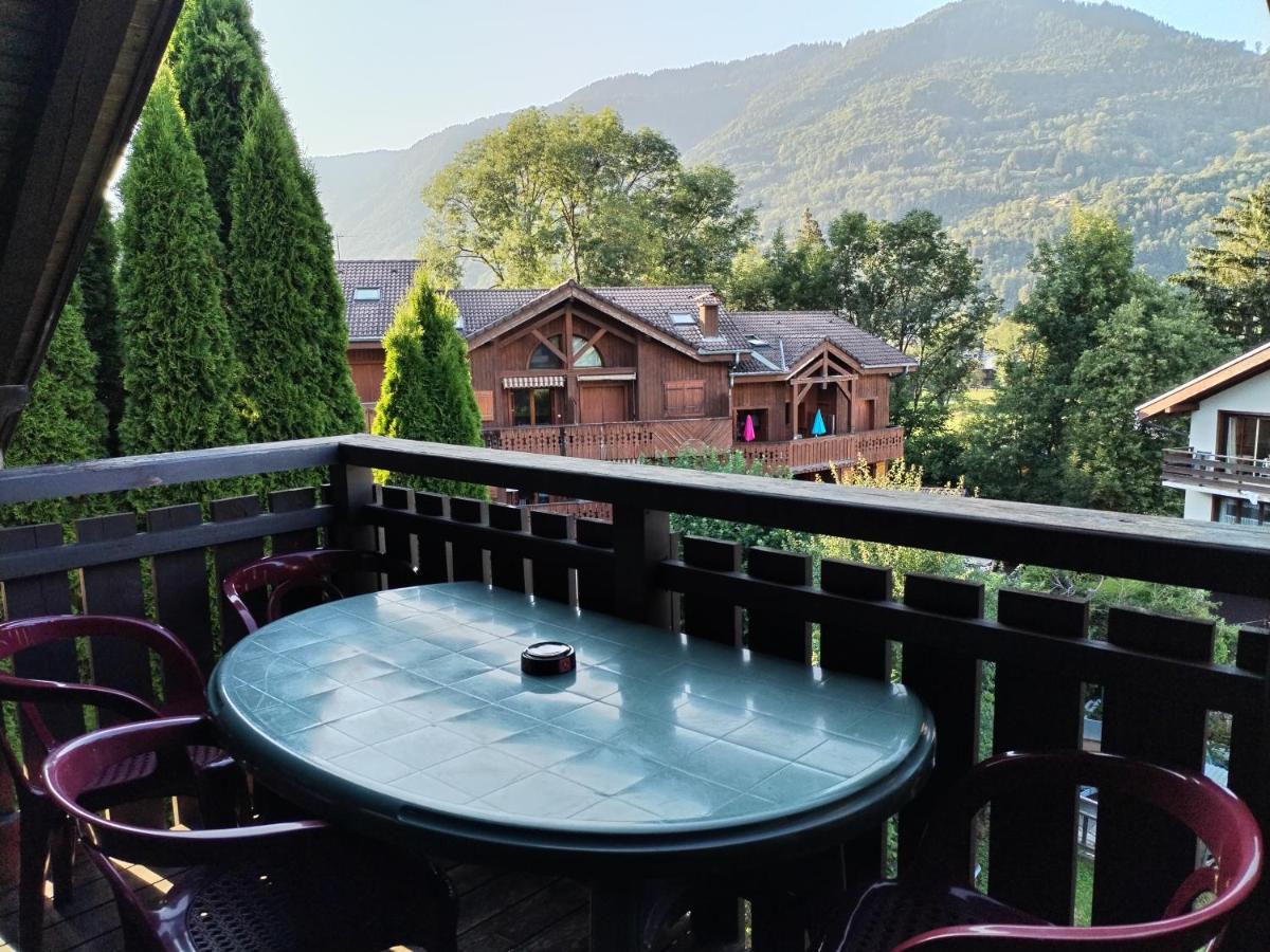 Vue générale sur la montagne ou vue sur la montagne depuis l'hôtel