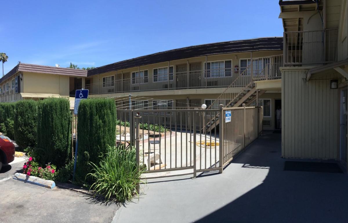 Discovery Inn - Housity