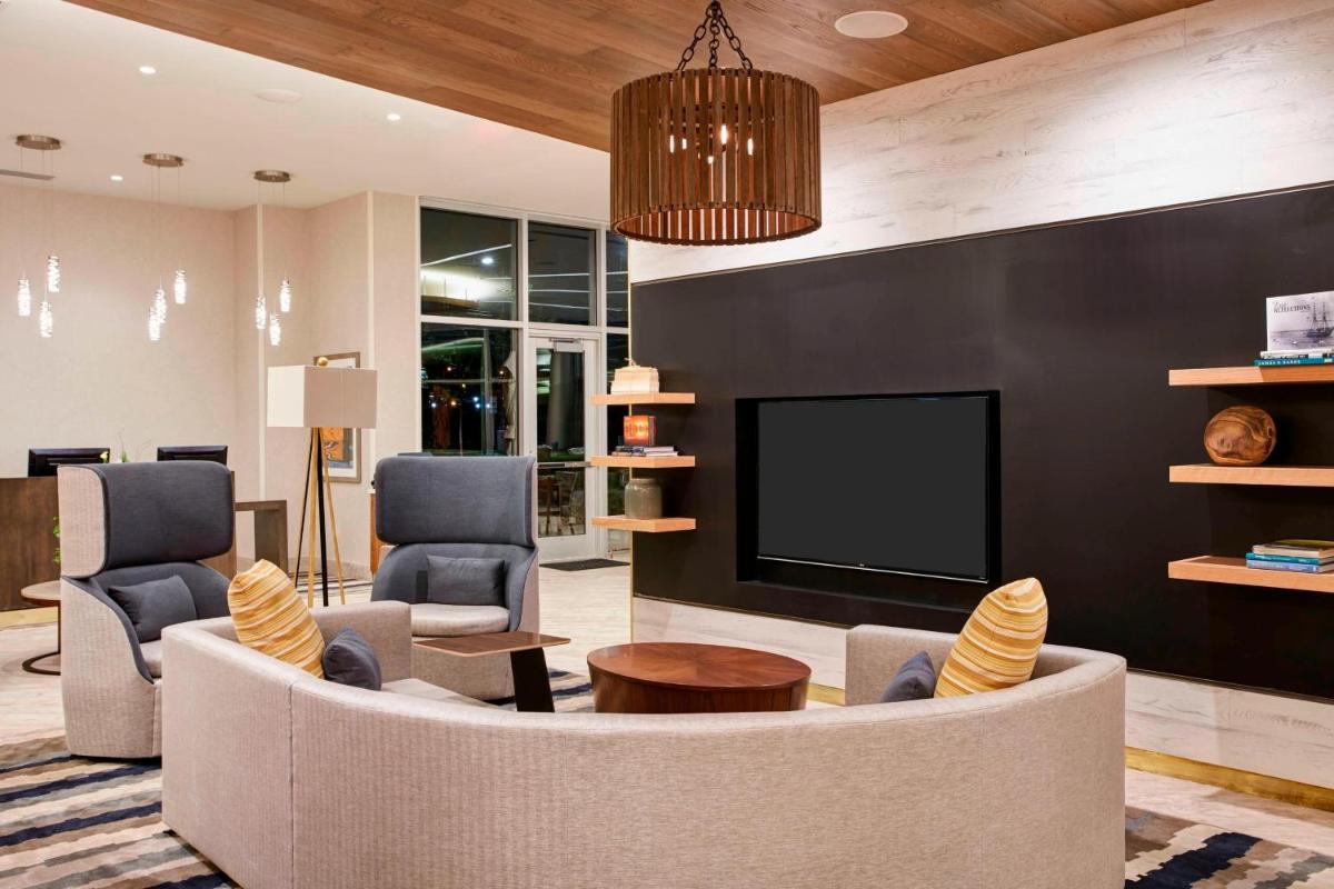 Courtyard by Marriott Erie Bayfront - Housity