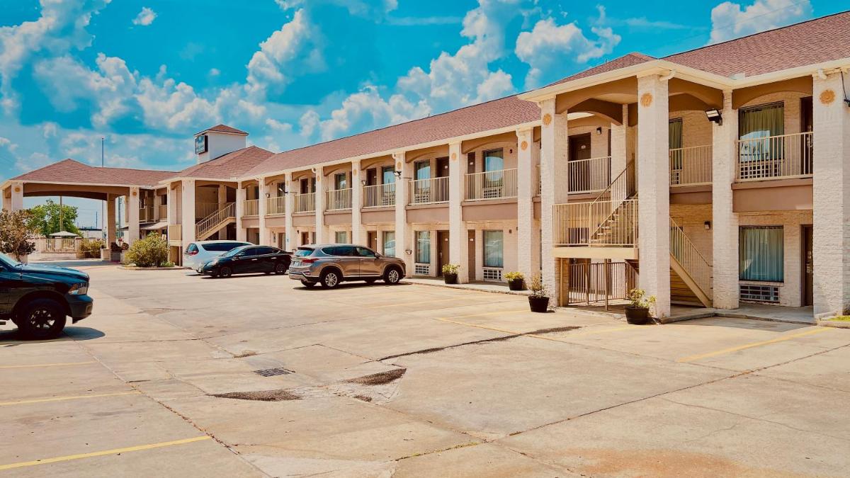 Magnolia Inn and Suites - Housity