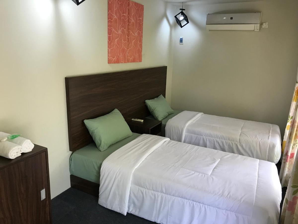 Times Square Motel SYARIAH ONE - Housity