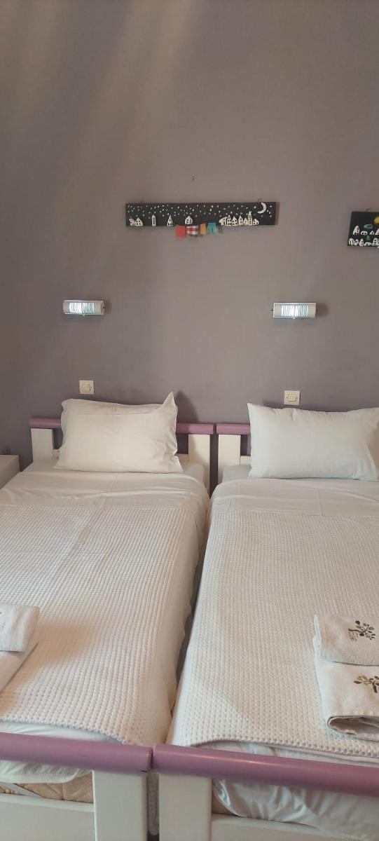 Seaside Studios - Housity
