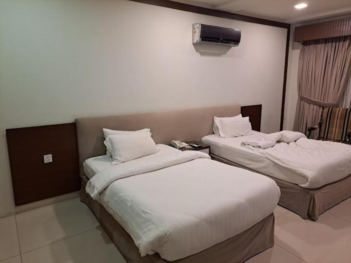 Capital Family Lodges Guest House - Housity