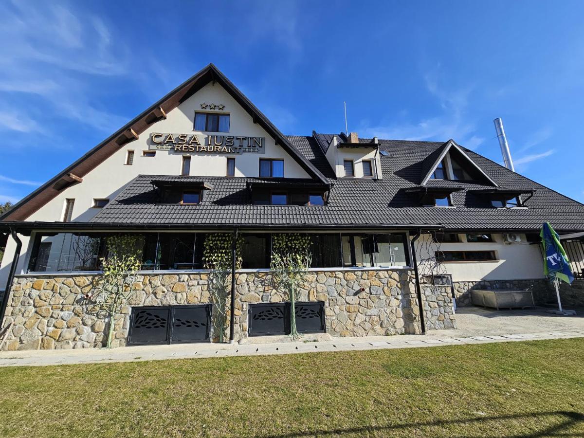 Casa Iustin - Housity