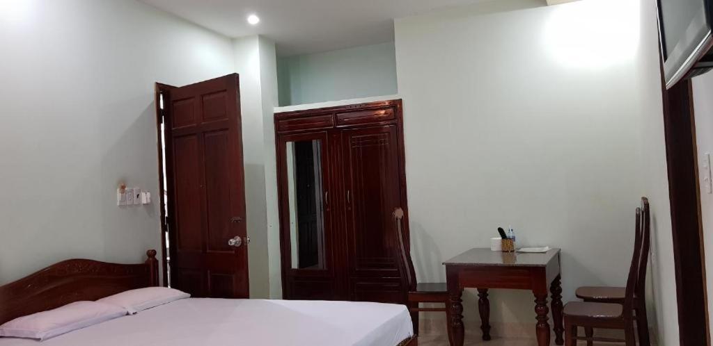 Manh Hung Hotel - Hizvo