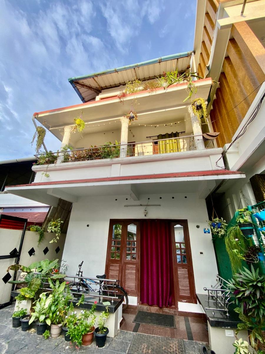 RAJATHEERAM BEACH HOMESTAY & BACkWATER CRUISE Alleppey - Housity