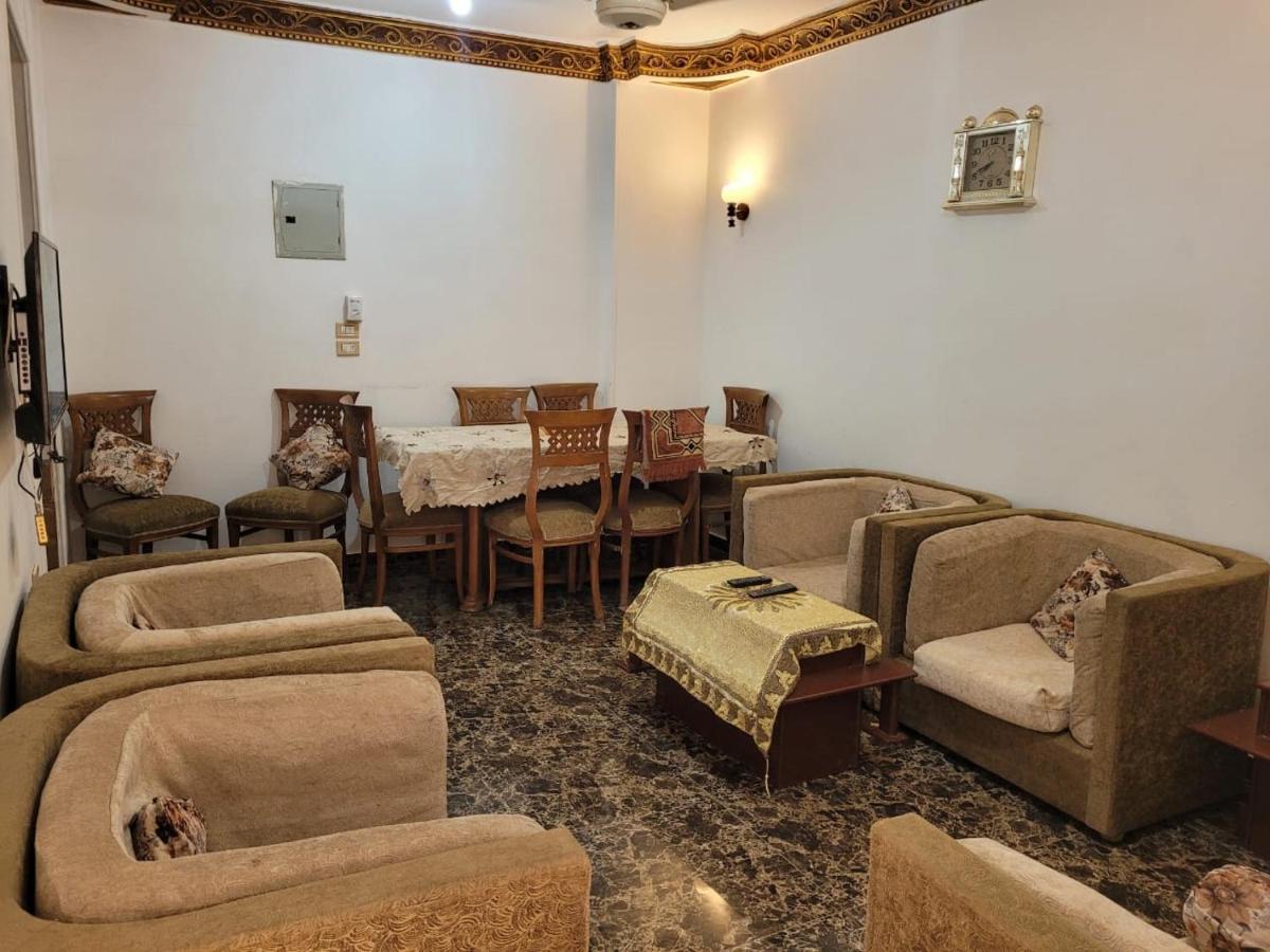 Azzam Guest House 2 families only - Housity