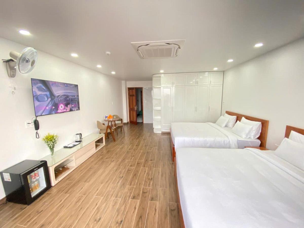 Golden Hotel - Housity