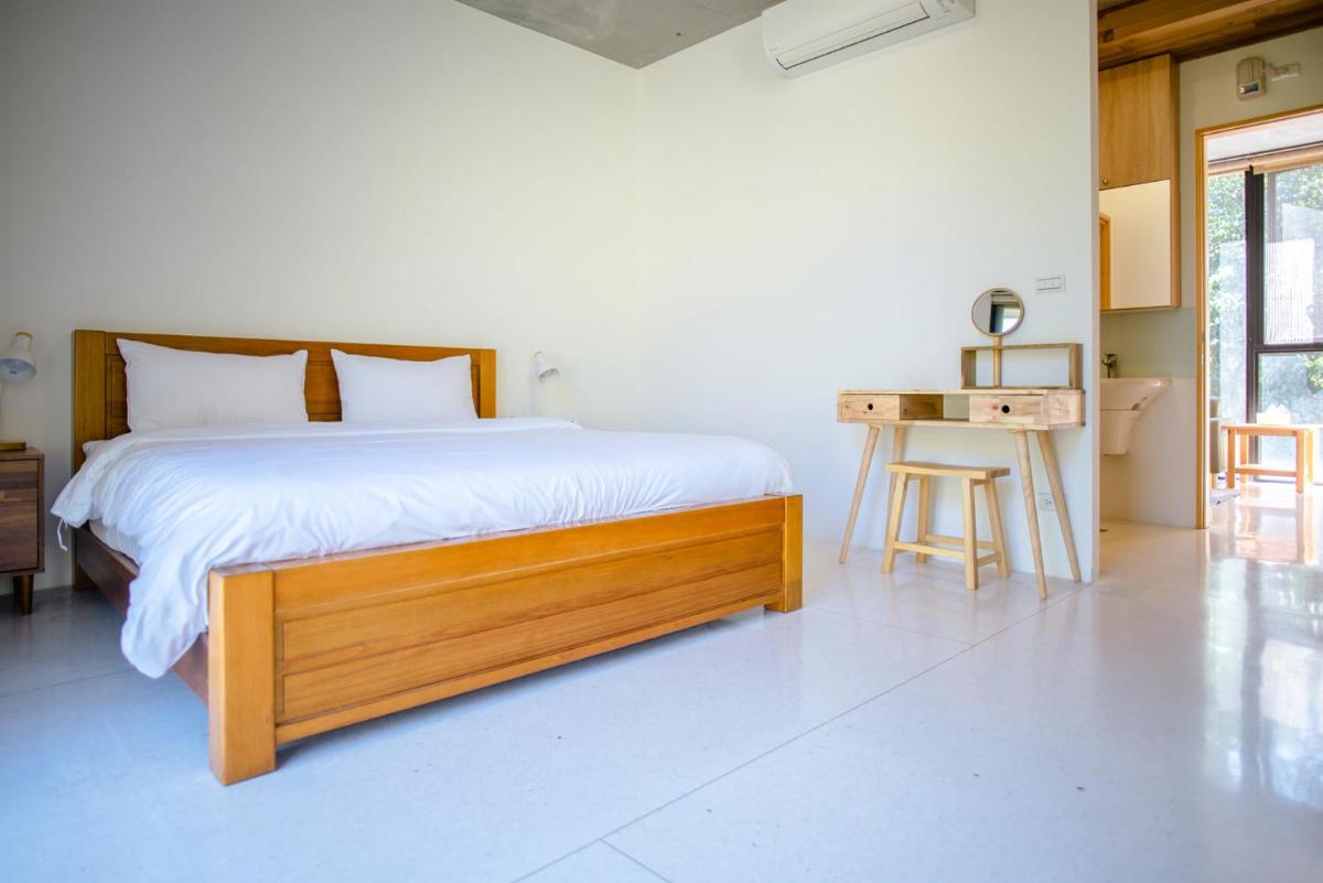 Cornerstone Bed & Breakfast - Housity