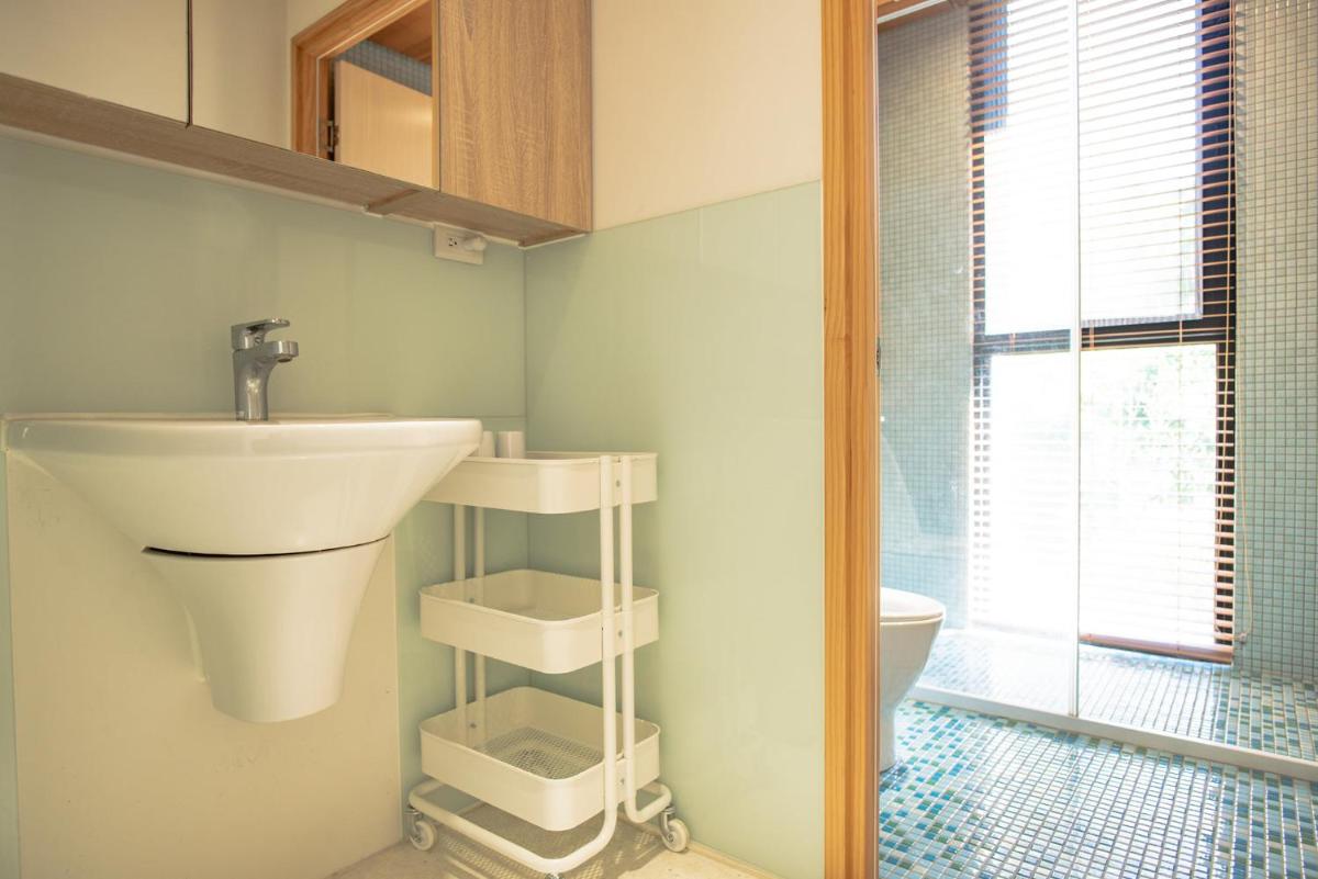 Cornerstone Bed & Breakfast - Housity