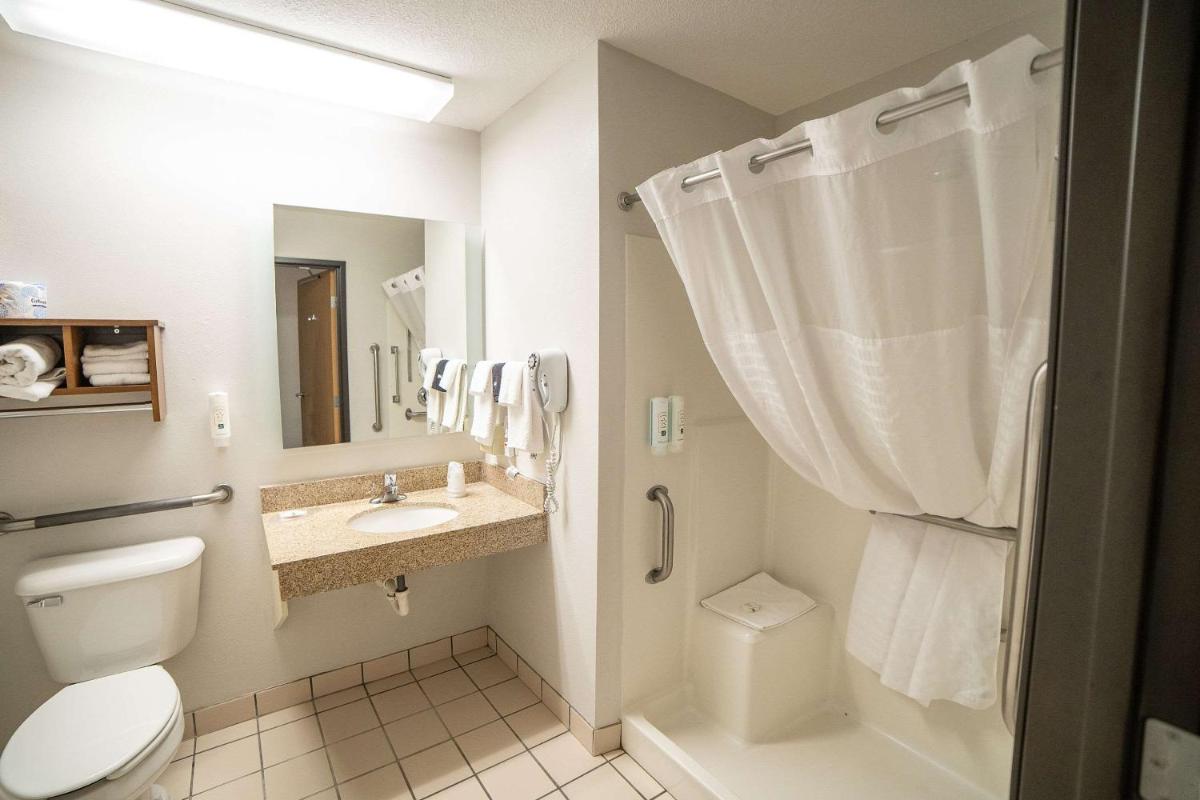 Quality Inn & Suites Watertown near Prairie Lakes Ice Arena - Housity