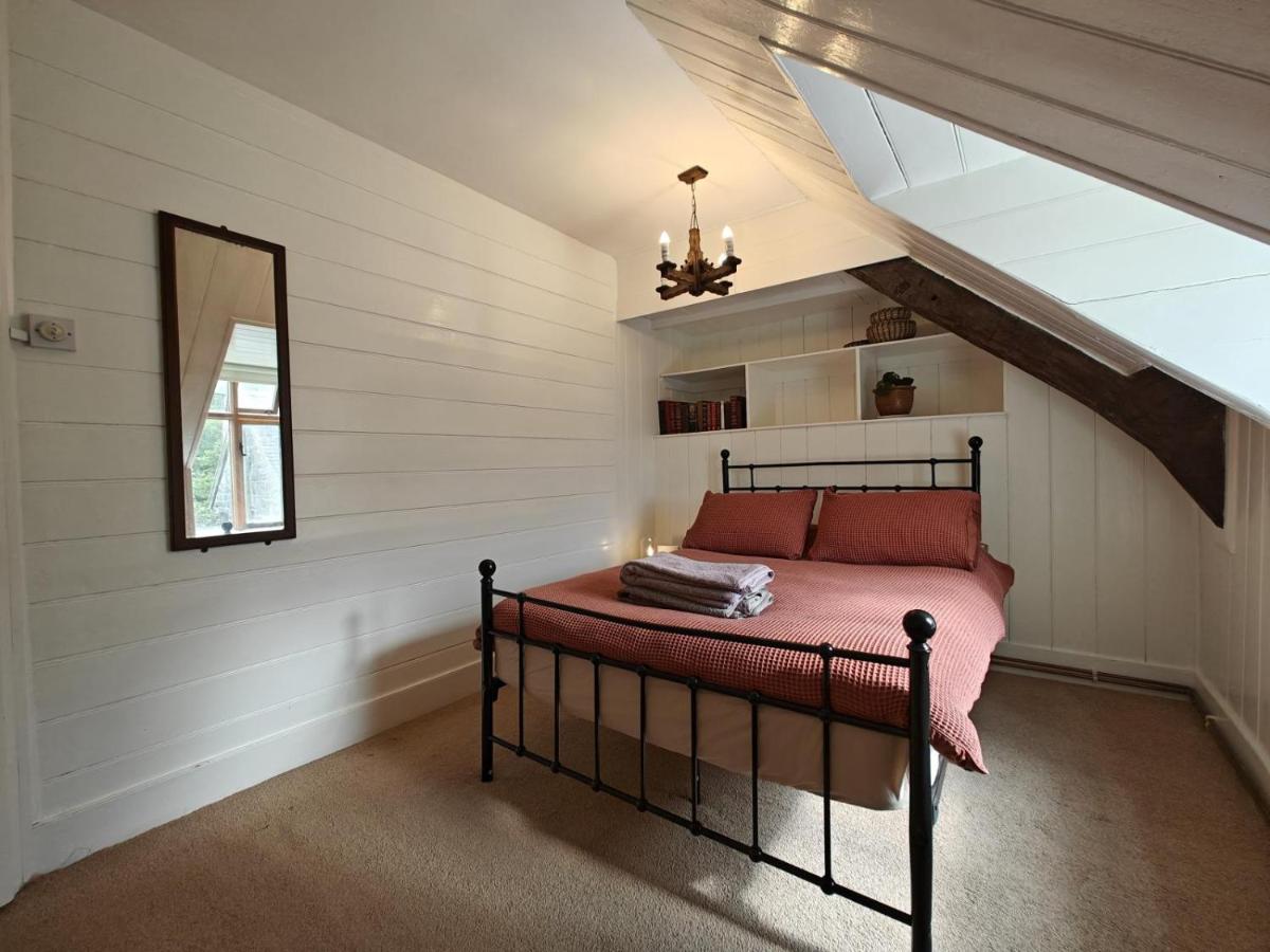 Y Cwtch - Panoramic mountain views within Snowdonia's National Park - 4x4 only - Housity