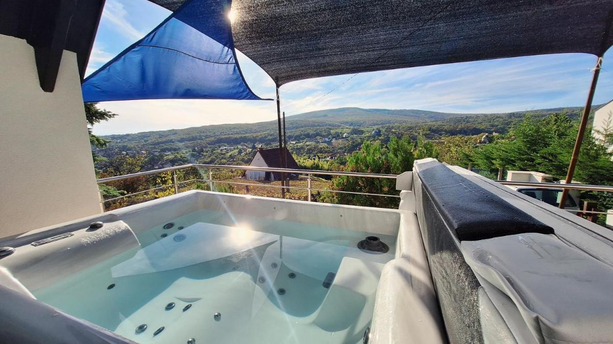 Hillside Cottage - Housity