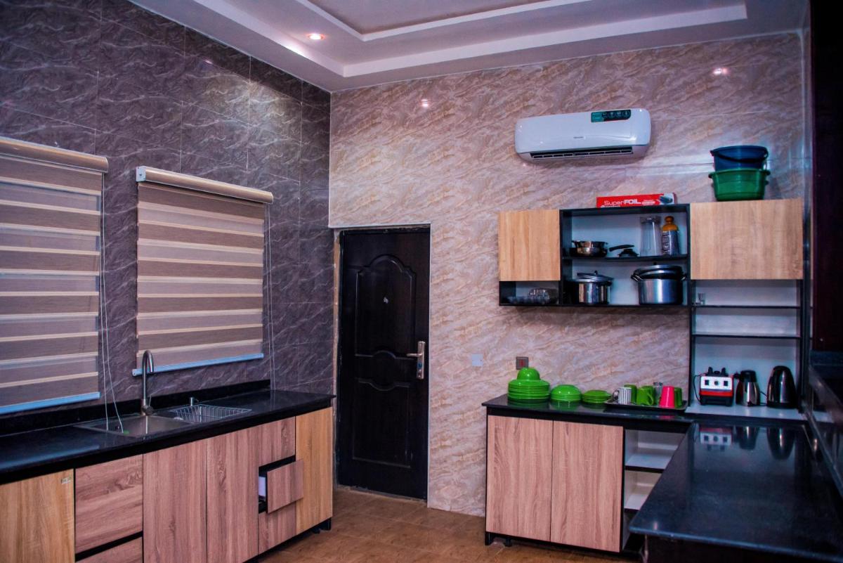 Emirates Apartment - Housity