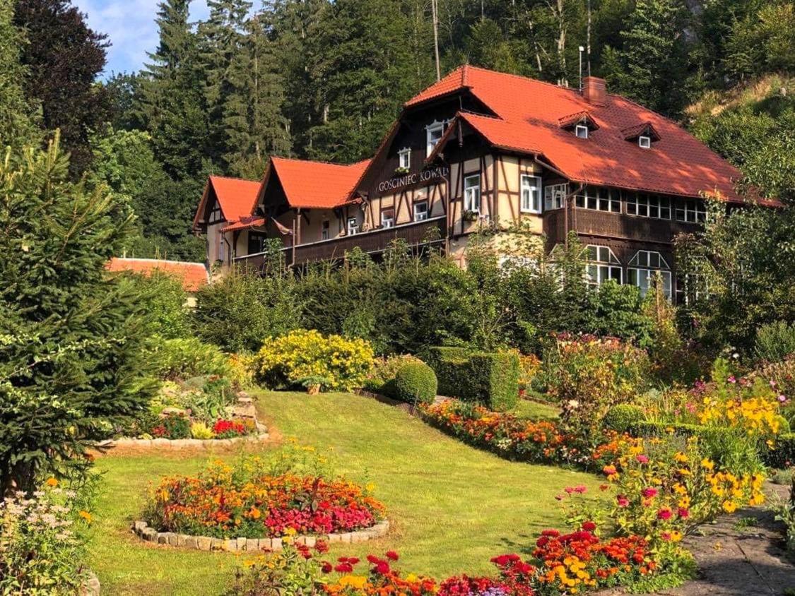 Gościniec Kowalova - Housity