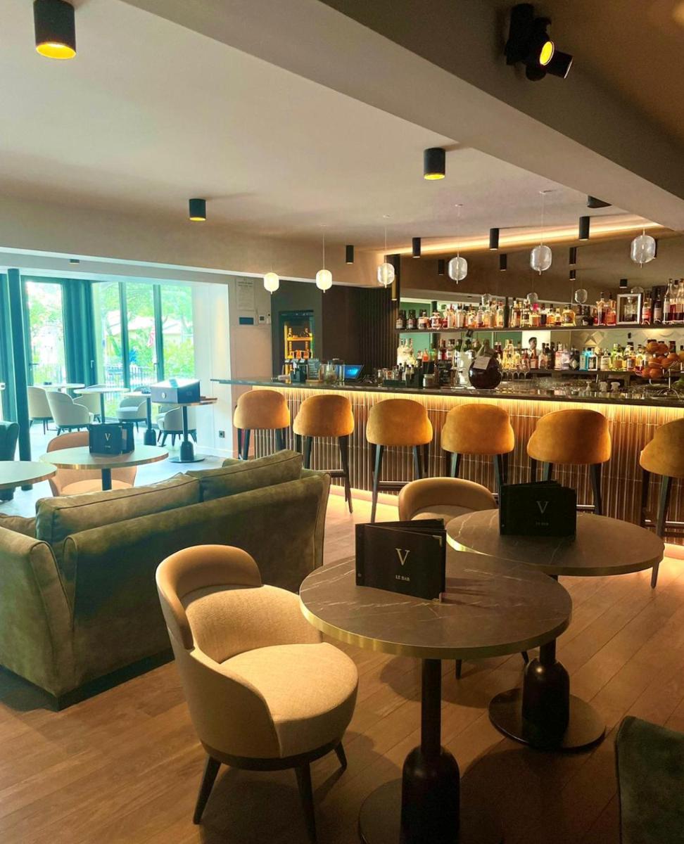 Salon ou bar de l'établissement Le Vallon de Valrugues Hotel Spa & Villas