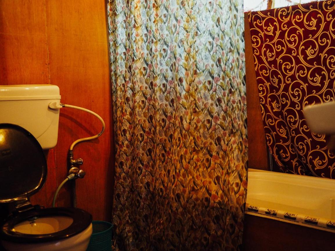 Veena Palace Group Of Houseboats - Housity