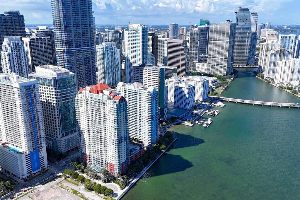 36th-Floor Ocean View Brickell - Housity