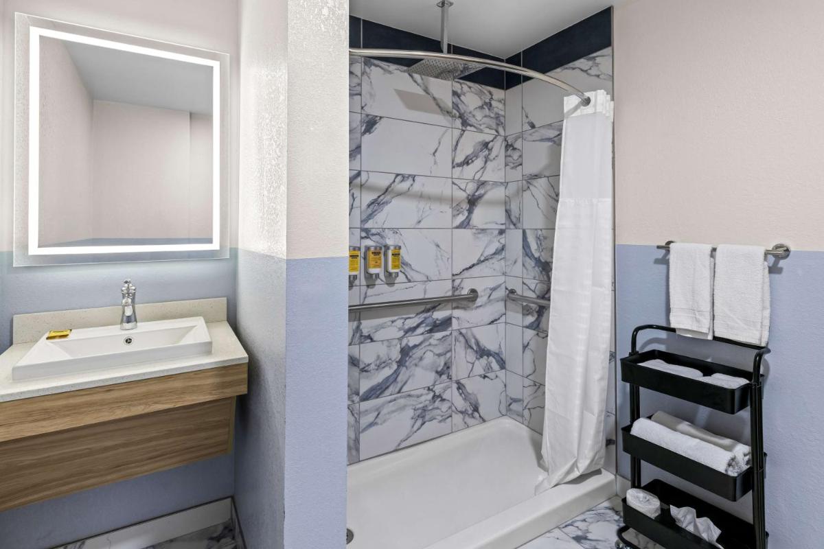 Best Western Buffalo Inn & Suites - Housity