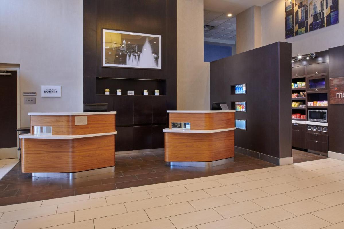 Courtyard Columbus Downtown - Housity