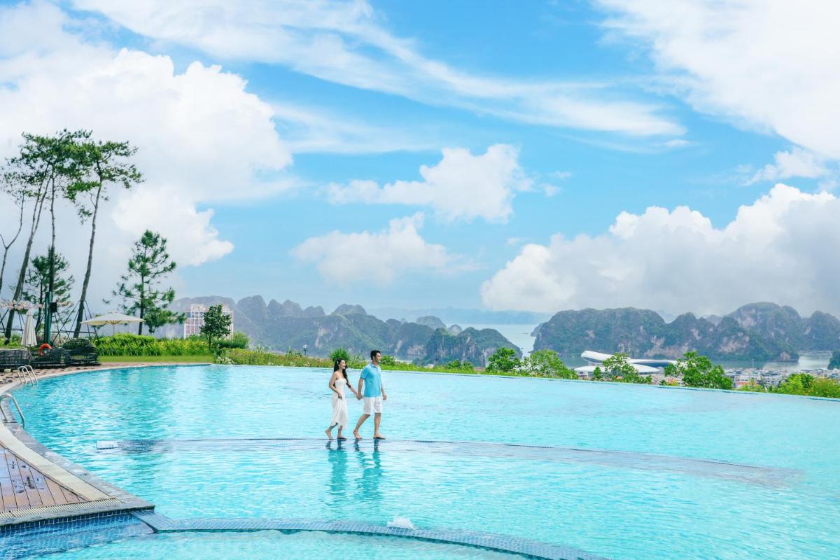 FLC Halong Bay Golf Club & Luxury Resort - Housity