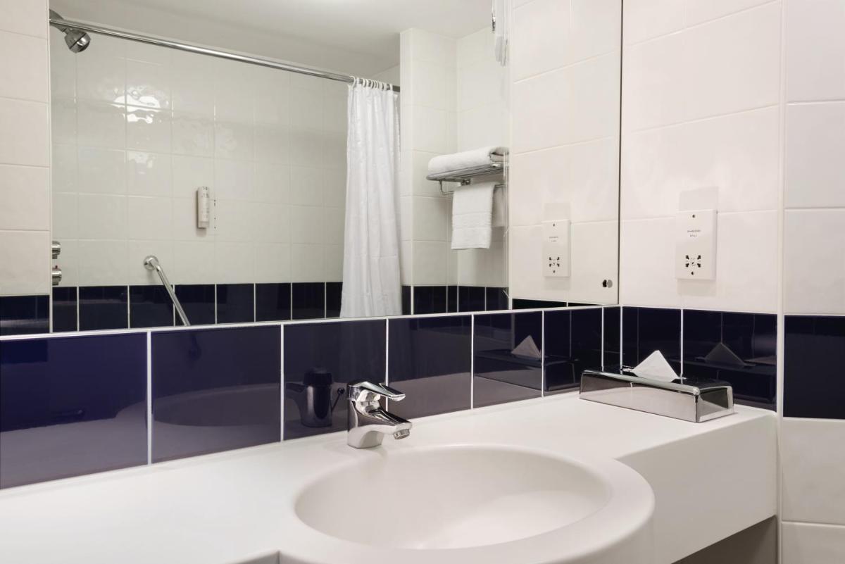 Days Inn by Wyndham Telford Ironbridge - Housity