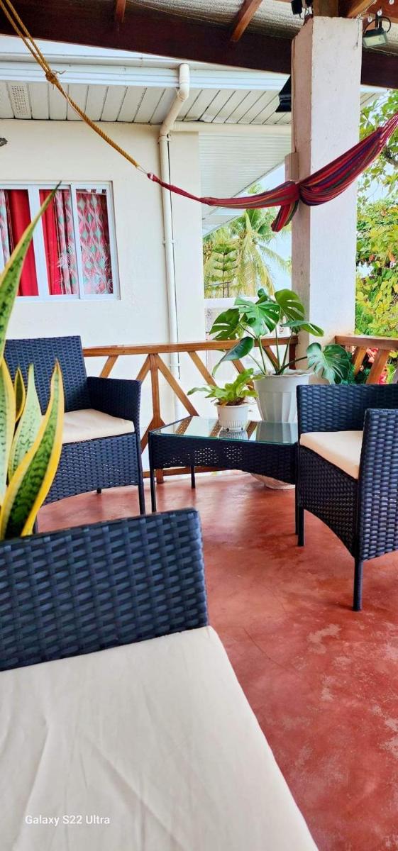 Chue&larry's Beachside Homestay - Housity