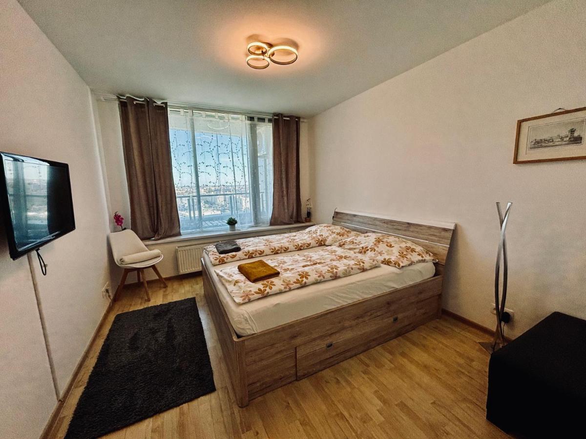 Three towers with beautiful view and parking! - Housity