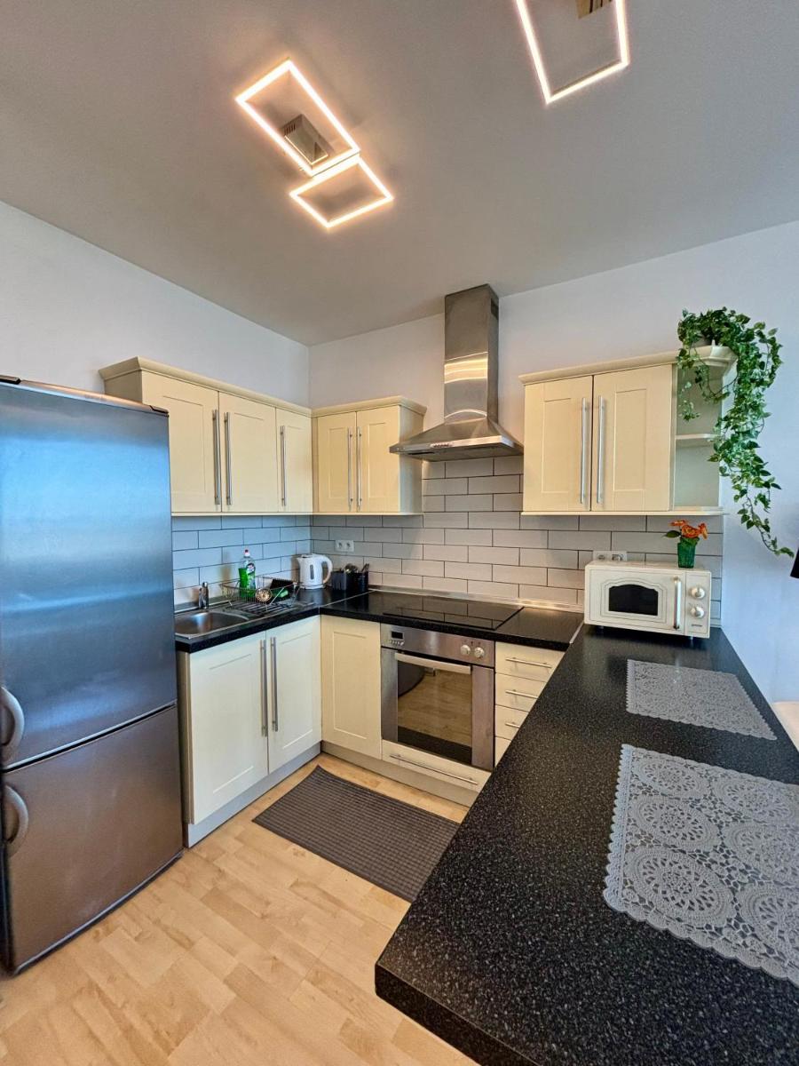 Three towers with beautiful view and parking! - Housity