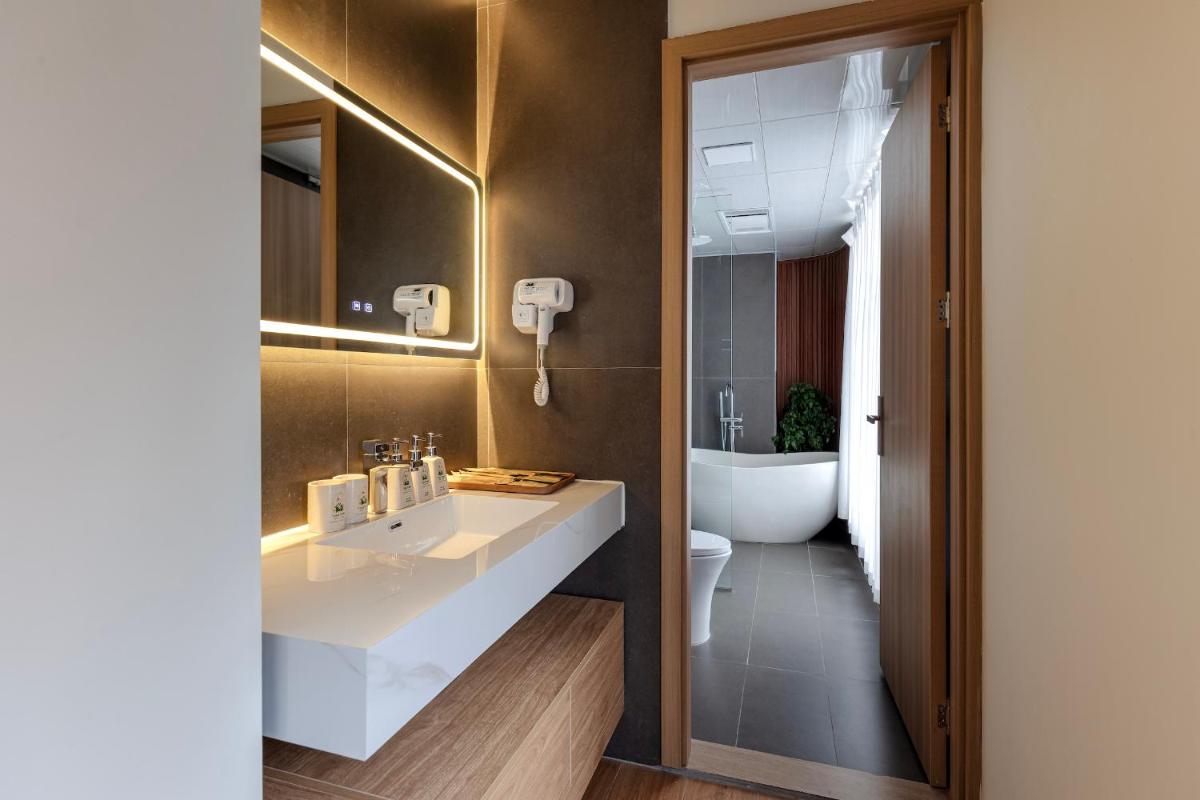 Tropical Paradise Sapa Hotel & Coffee - Housity