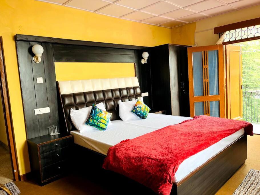 Pingaksh Villa - Housity