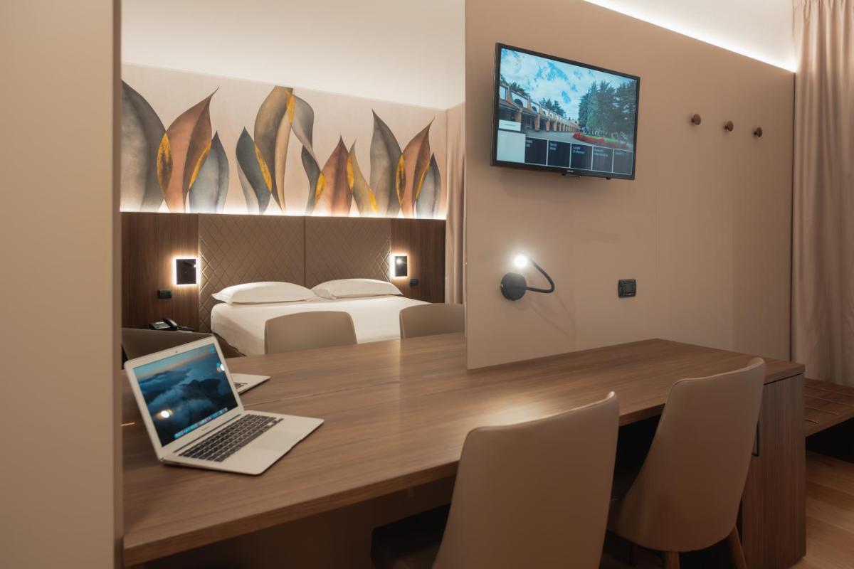 Hotel Pineta - Housity