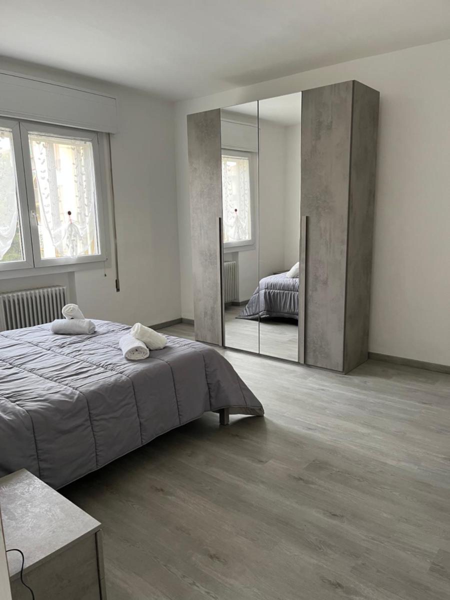 At Home Mestre Via Nigra Venezia 3 bedrooms & parking free - Housity