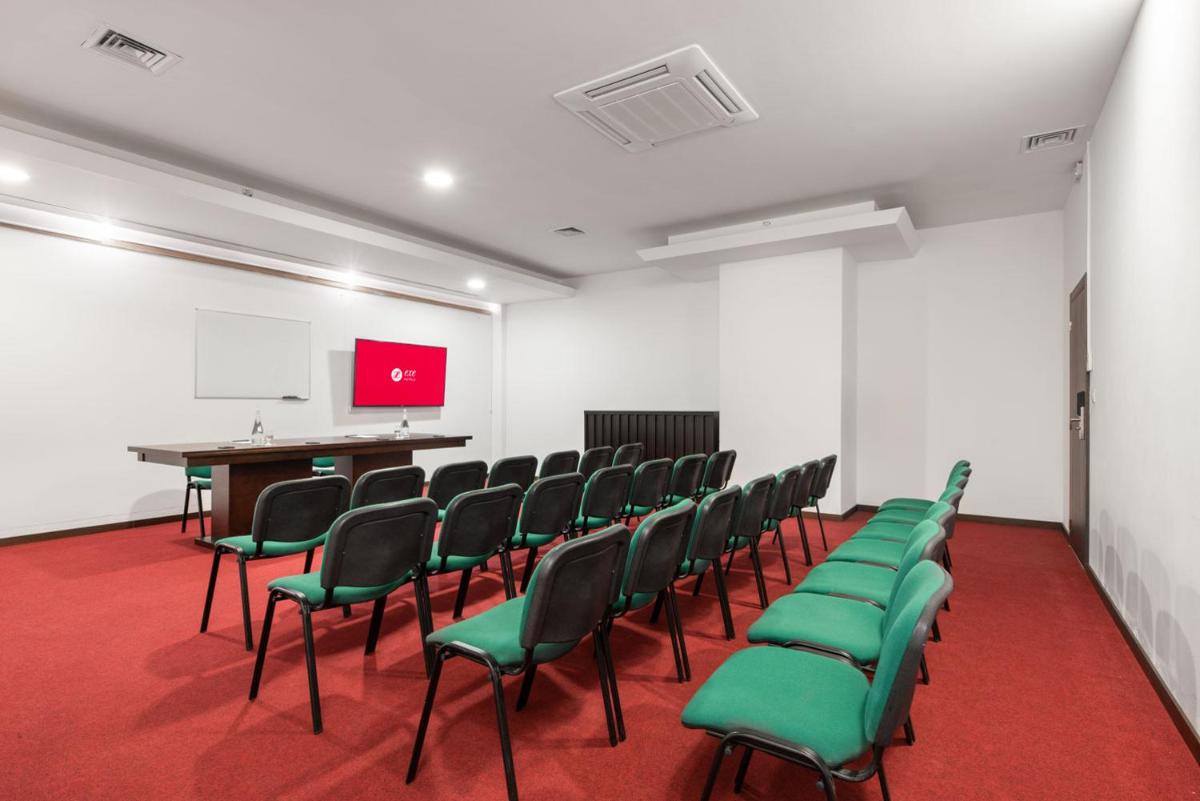 A área empresarial e/ ou a sala de conferências de Exe São Lázaro