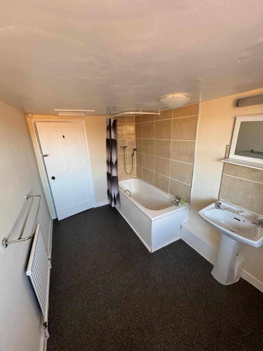 The George Hotel - Housity