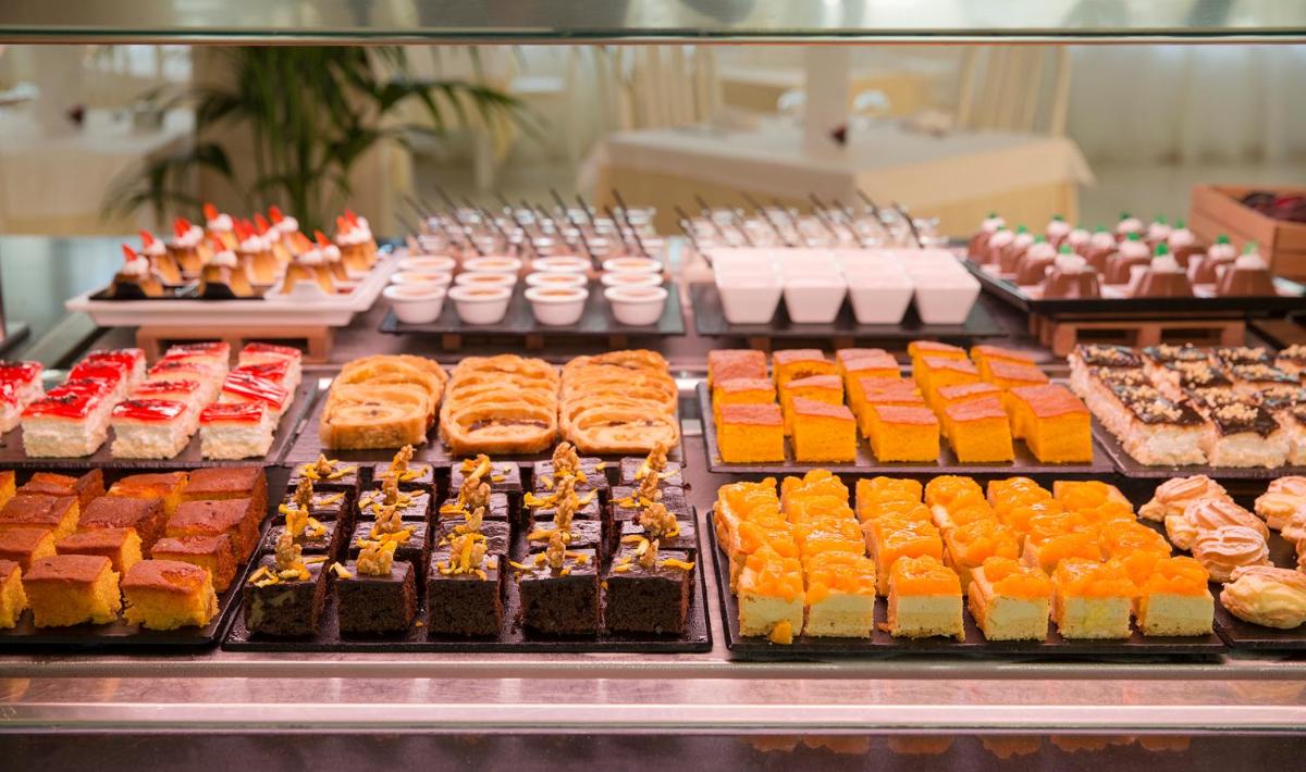 Comida en o cerca de este hotel