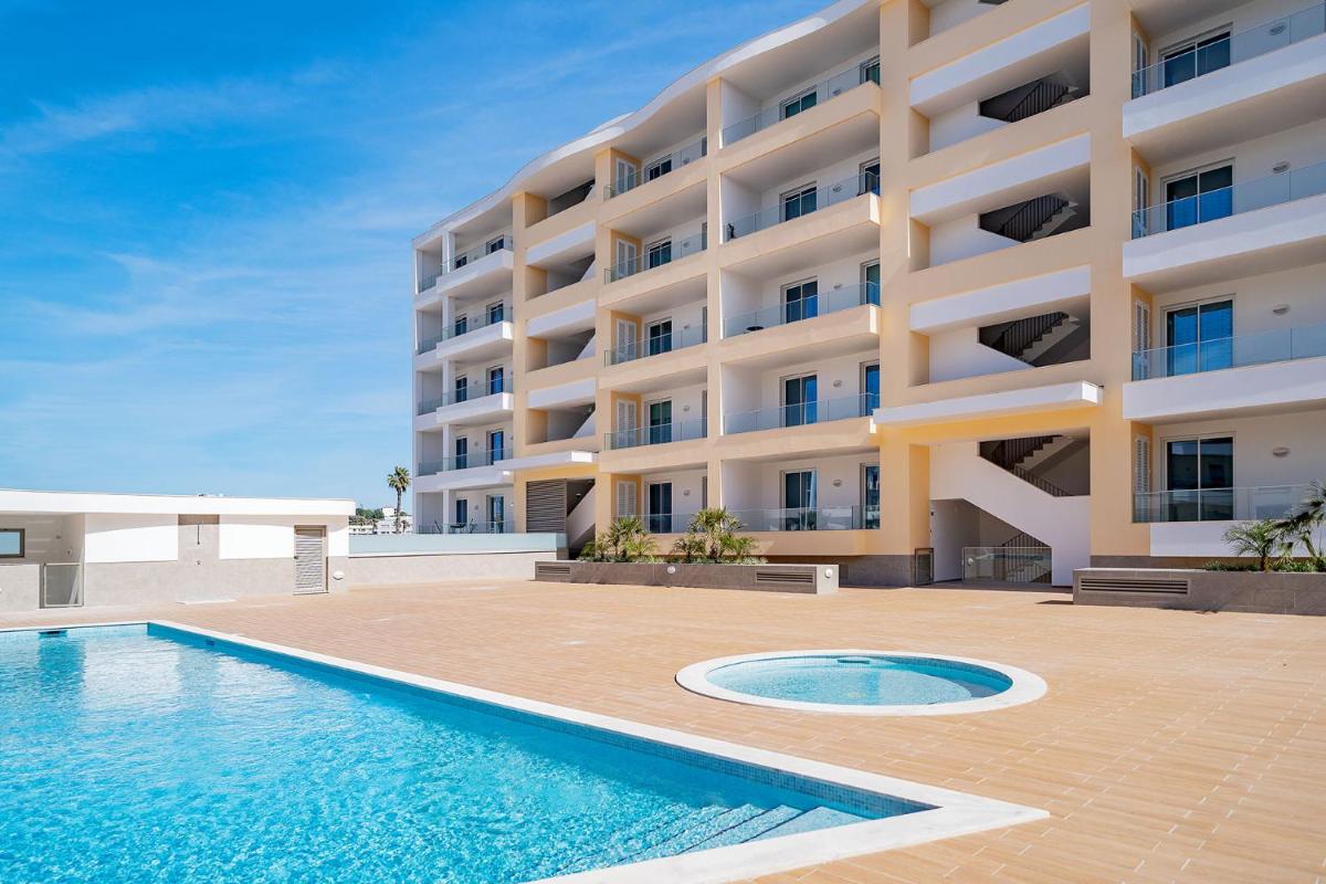 Lagos Marina View 6 With Pool by Homing - Housity