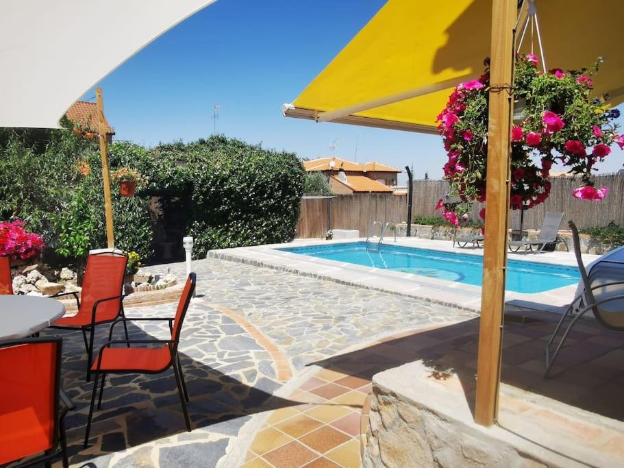 Villa Cristina con piscina privada y barbacoa cerca de Puy du Fou y Parque Warner - Housity