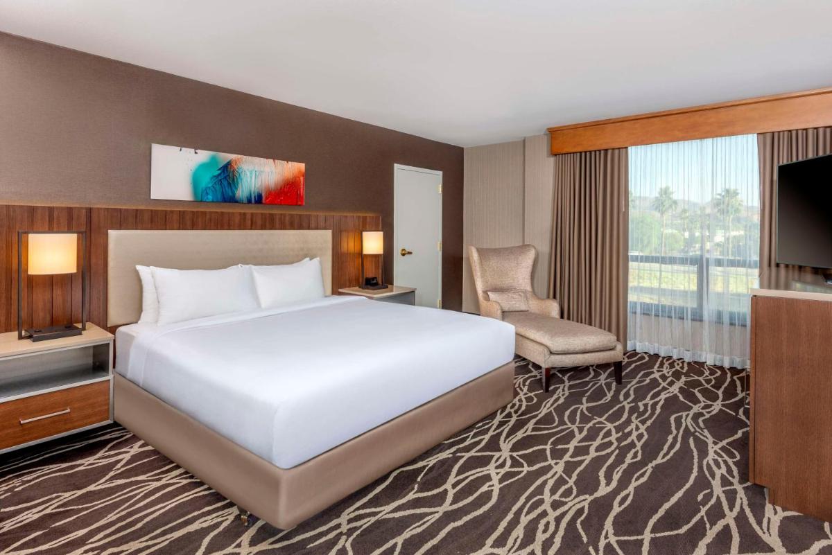 DoubleTree by Hilton San Bernardino - Housity