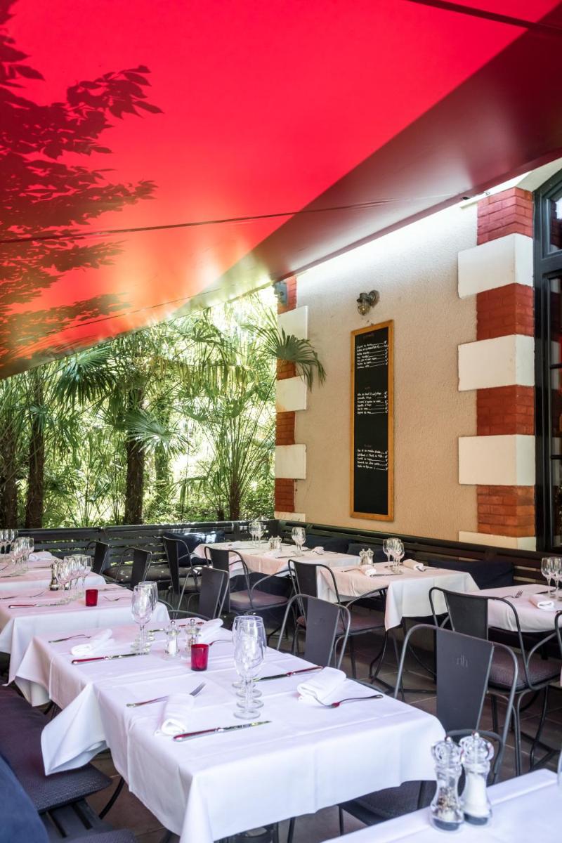 Restaurant ou autre lieu de restauration dans l'établissement Hôtel Ville d'Hiver