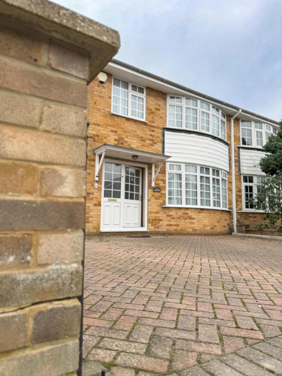 Beach House by Visit Cleethorpes - Housity