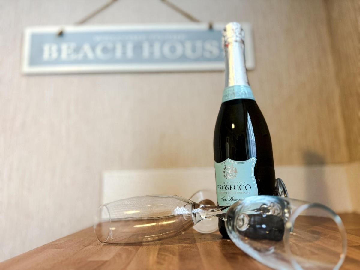 Beach House by Visit Cleethorpes - Housity