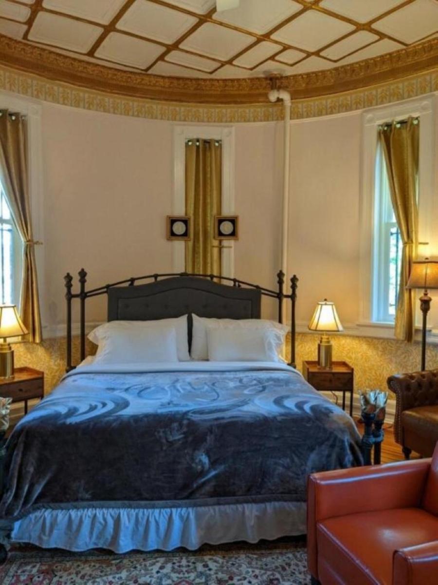 Amsterdam Castle NY - Housity