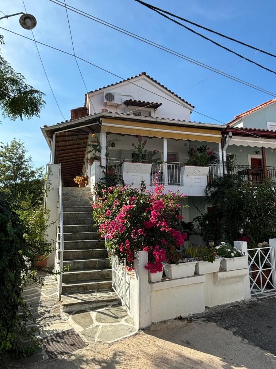 Marias Apartments - Housity