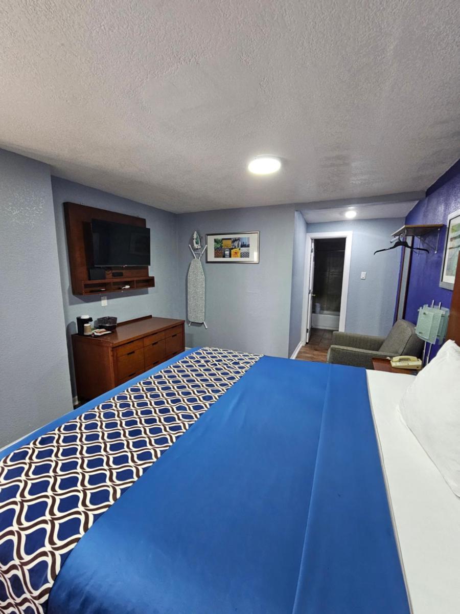 Golden Inn - Housity