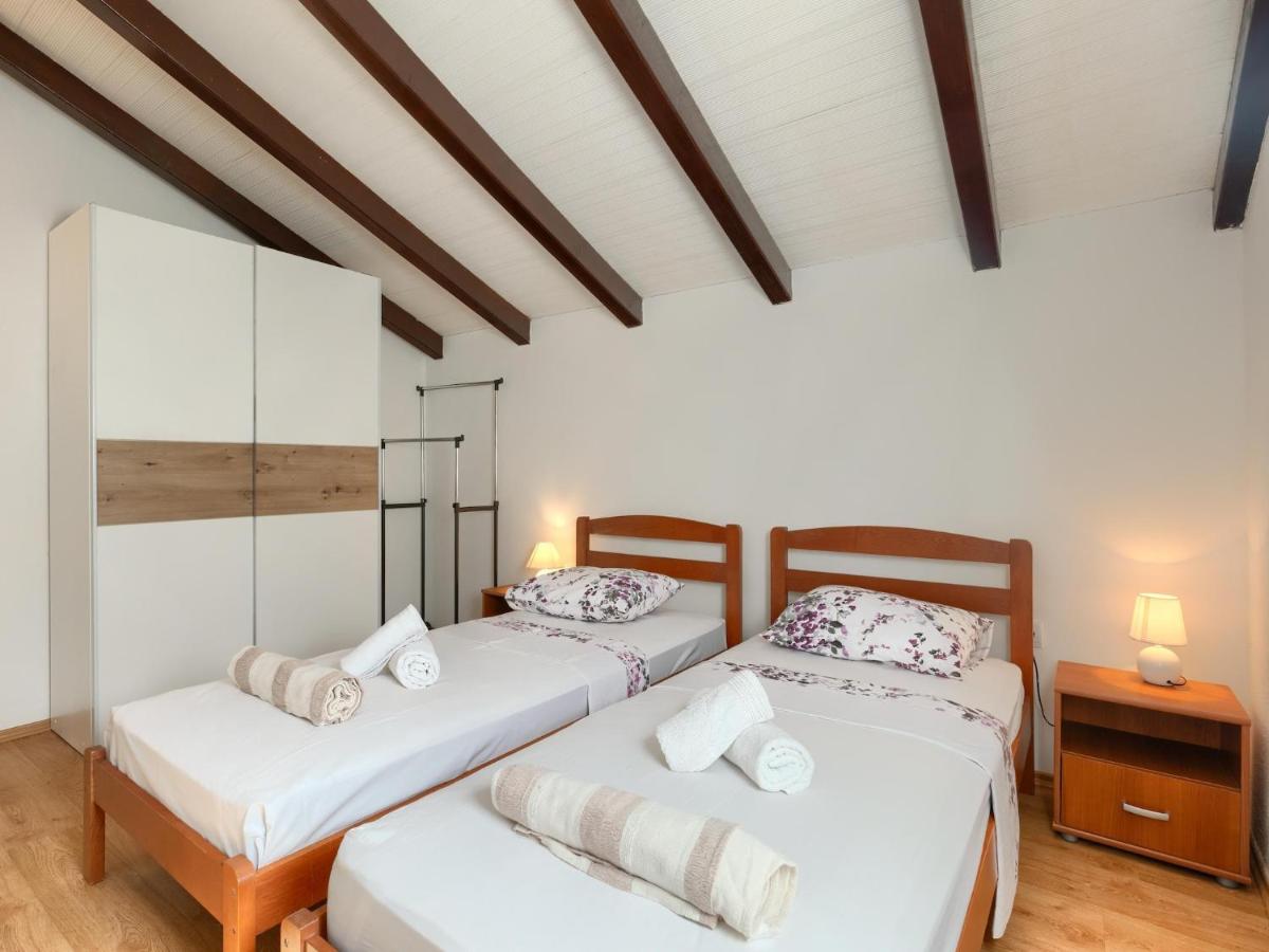Holiday Home in egotici with Pool - Housity